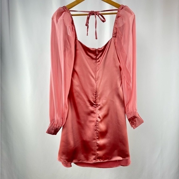 NEW WeWoreWhat Square Neck Satin Long Sleeve Mini Dress in Rosewood Pink Size 8 - Picture 4 of 5